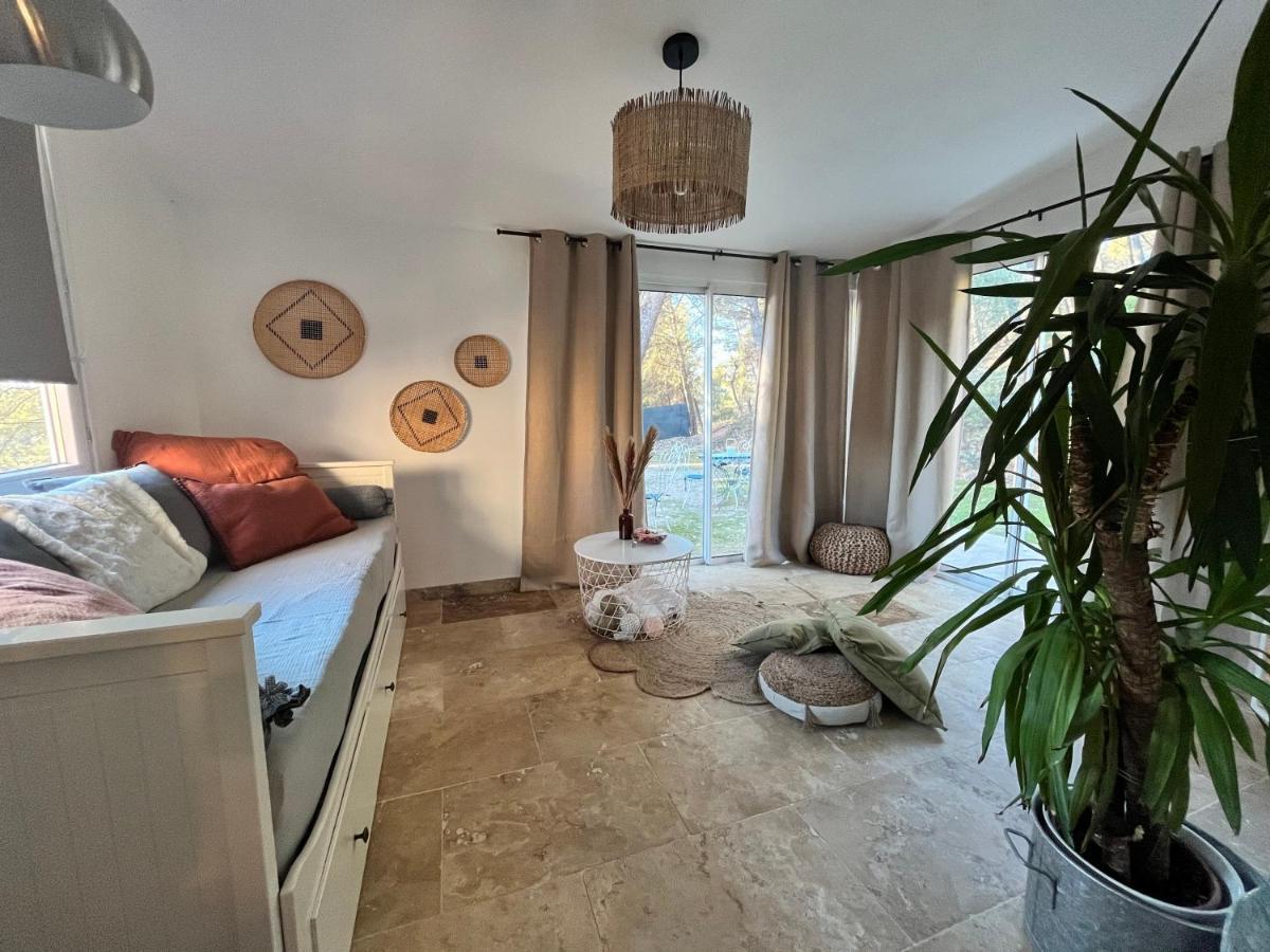 Maison Provencale Au Calme De La Campagne Avec Jacuzzi Aix-en-Provence Ngoại thất bức ảnh