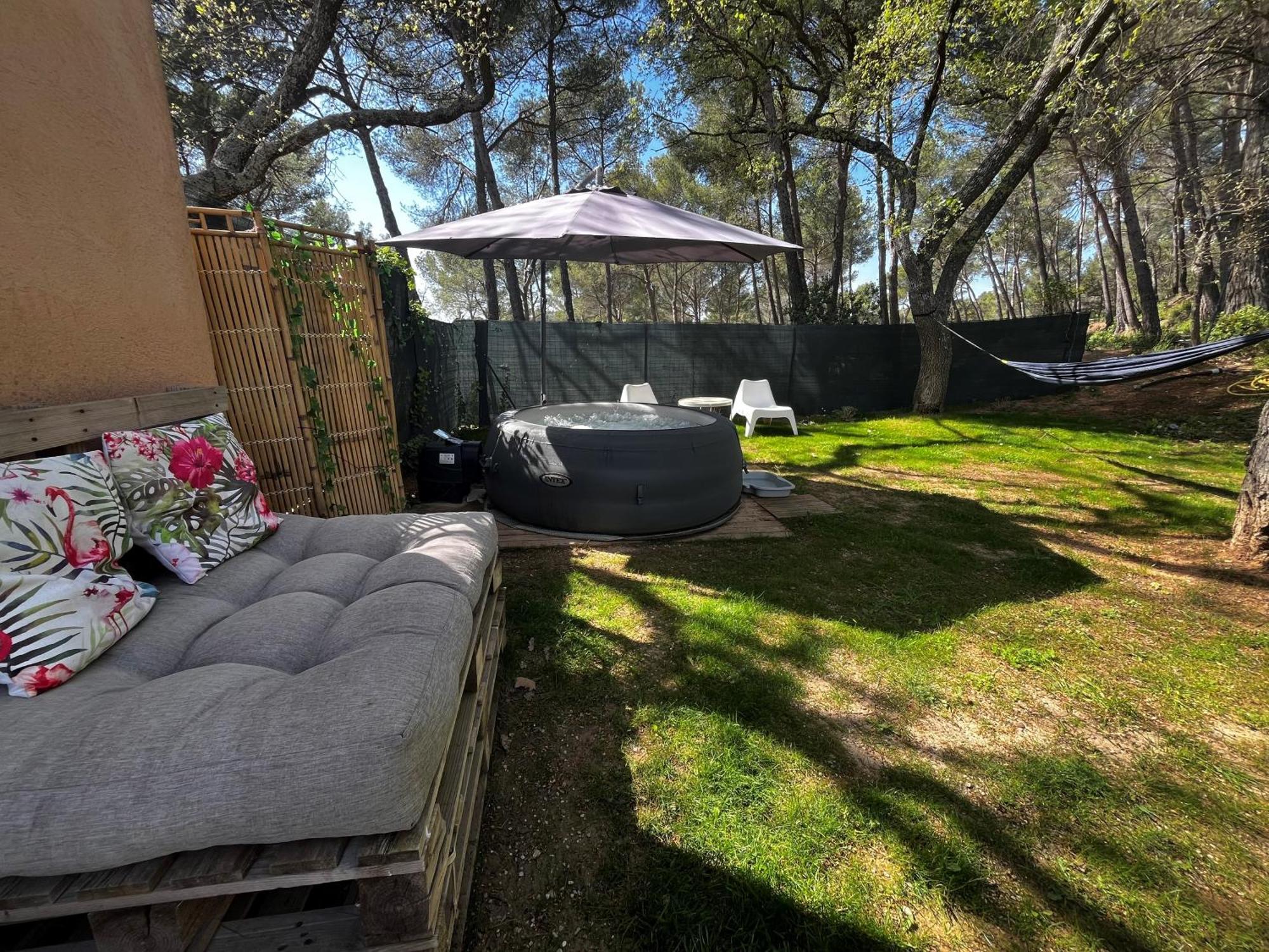 Maison Provencale Au Calme De La Campagne Avec Jacuzzi Aix-en-Provence Ngoại thất bức ảnh