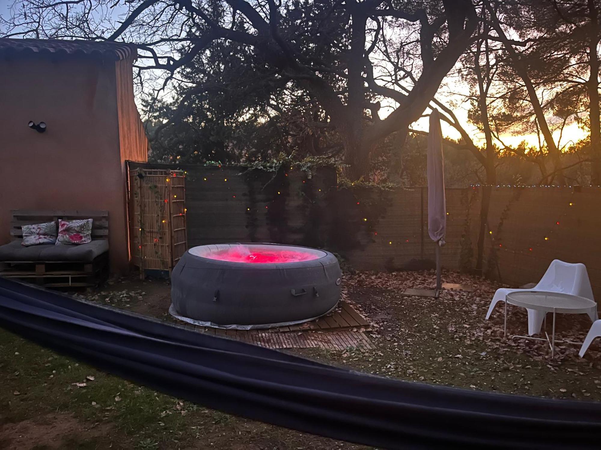 Maison Provencale Au Calme De La Campagne Avec Jacuzzi Aix-en-Provence Ngoại thất bức ảnh